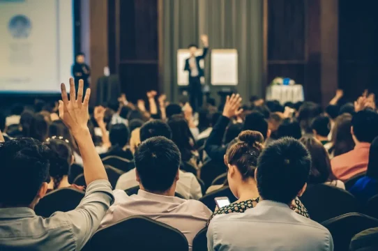 Strategi Mempromosikan Perusahaan Outsourcing dengan Website Profesional